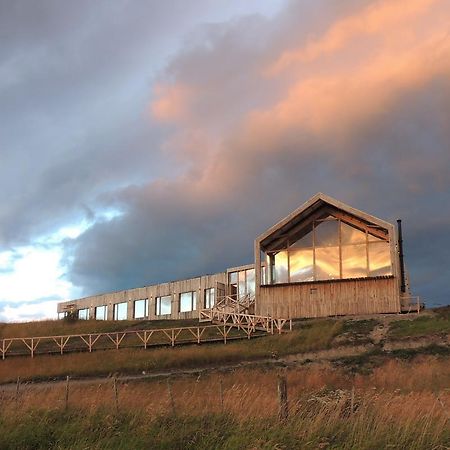 Hotel Simple Patagonia Puerto Natales Bagian luar foto