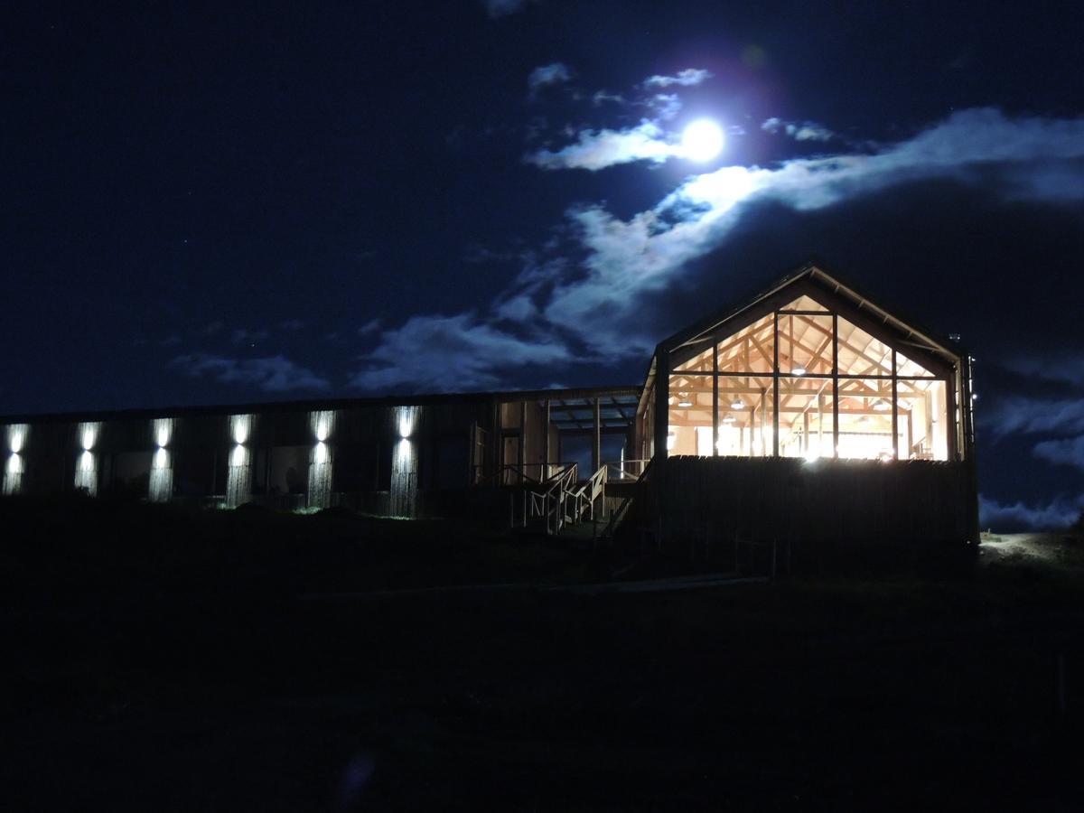 Hotel Simple Patagonia Puerto Natales Bagian luar foto