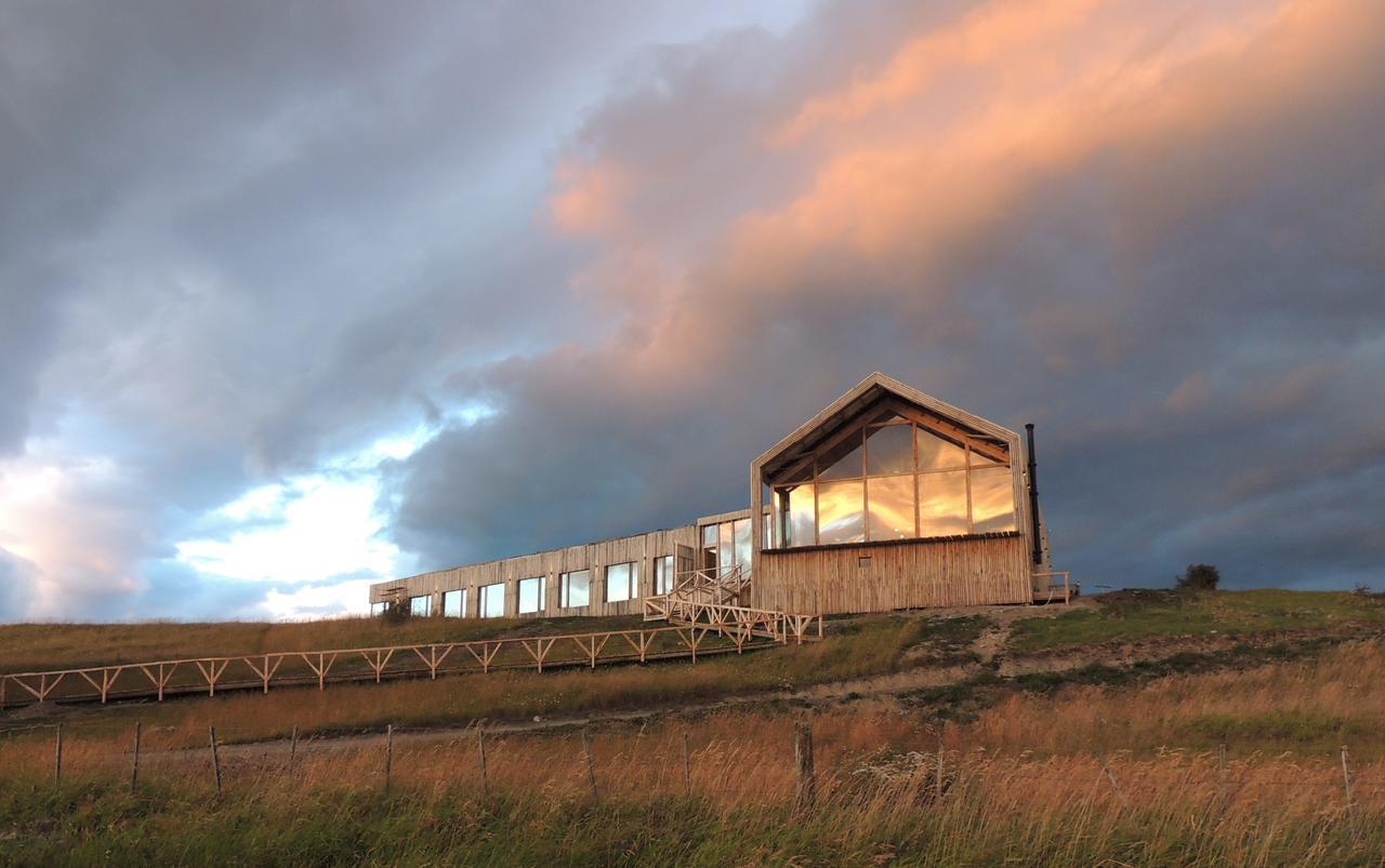 Hotel Simple Patagonia Puerto Natales Bagian luar foto